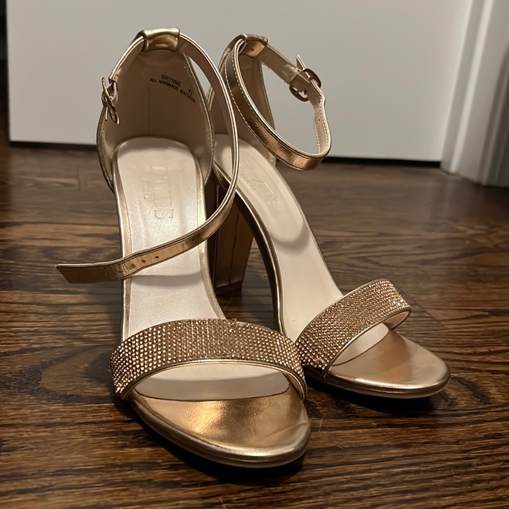 Perfect high, comfortable heel for holiday parties